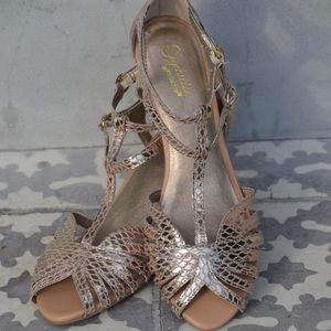 Seychelles gold heels